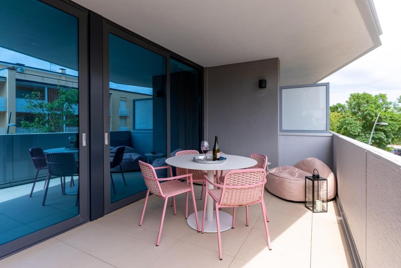 Aparthotel Zefiro Com Design, Large Terrace, Bike, Near Beach And Thermal Grado Exterior photo