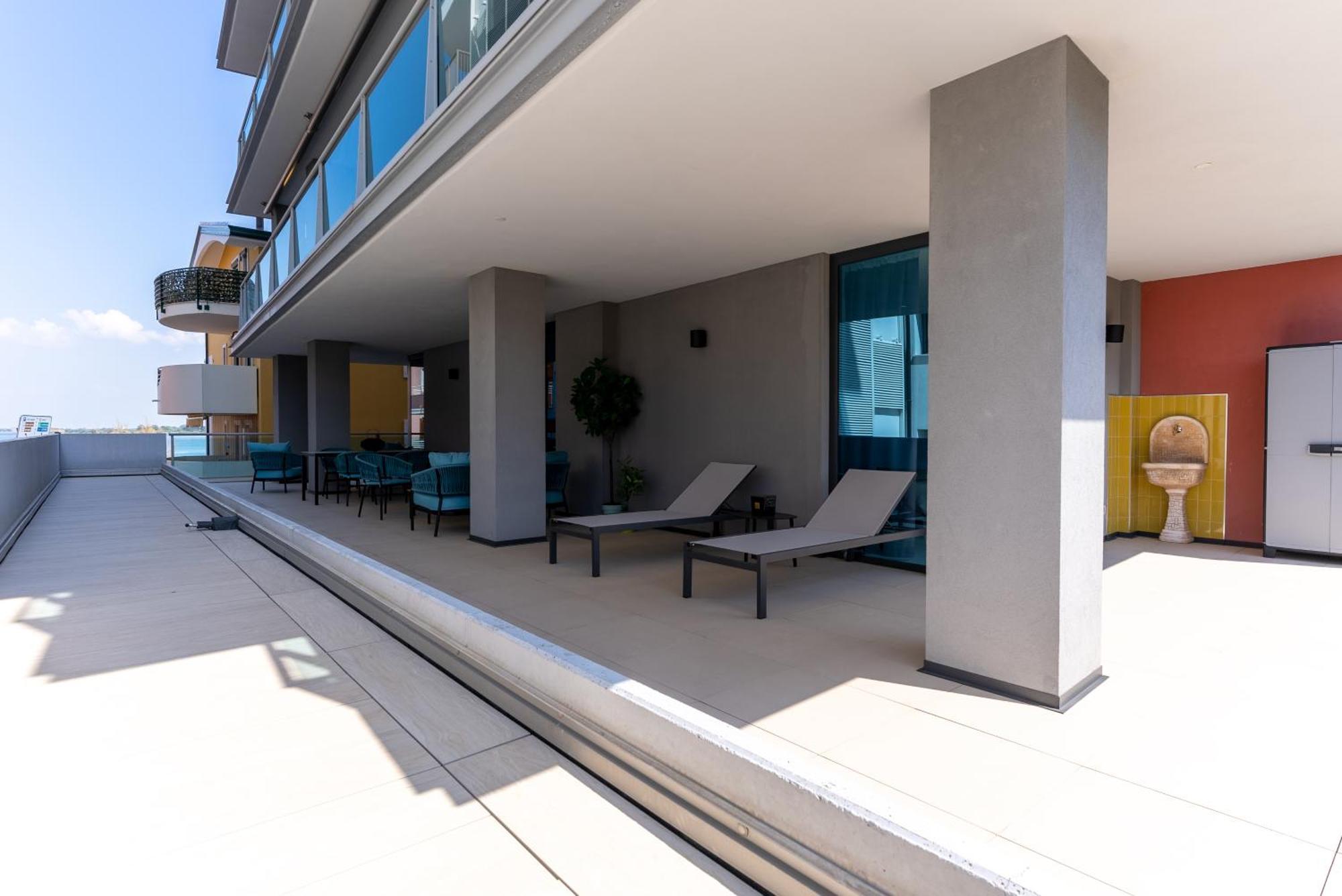 Aparthotel Zefiro Com Design, Large Terrace, Bike, Near Beach And Thermal Grado Exterior photo